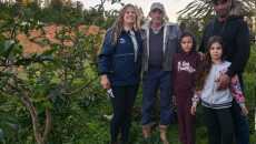 Equipe de campo do Projeto Quintais, formada pelos agrônomos Andrio, Fernando, Giovana e Luana, também realizou podas e capacitação técnica nos municípios de Rio Grande, São Jerônimo, Barão do Triunfo e Camaquã, no Rio Grande do Sul, bem como, nos municípios de Alfredo Wagner, Imbuia, Ituporanga, Vidal Ramos, Petrolândia, Trombudo Central, Aurora, Agrônomica e Rio do Oeste, em Santa Catarina.