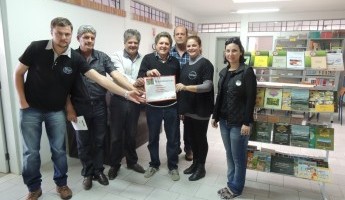 Entrega da Segunda Minibiblioteca