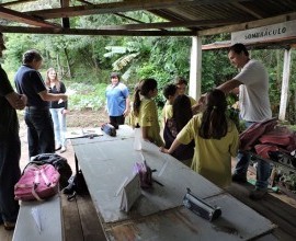 Visita técnica ao quintal orgânico da Escola Municipal de Ensino Fundamental Garibaldi, no 8º Distrito de Pelotas. 